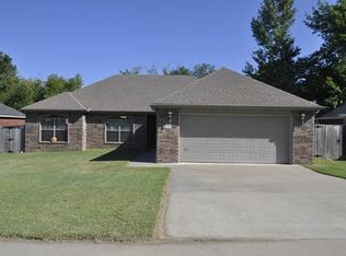 5556 E Country Rdg, Fayetteville, AR 72701