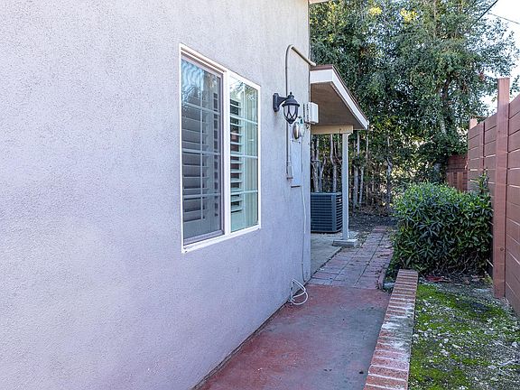 5th image of 2319 Langdale Ave #2319