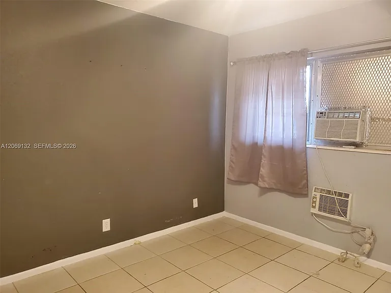 280 SW 11th Ave #18 — Photo 4