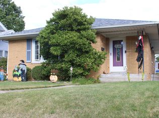 2350 27th St, Moline, IL 61265