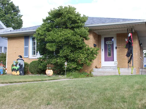2350 27th St, Moline, IL 61265