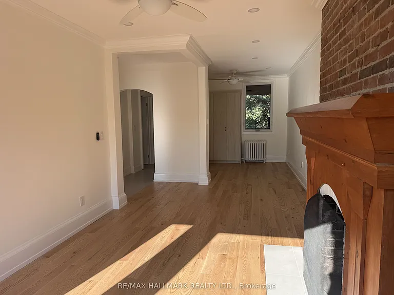 553 Broadview Ave #UPPER — Photo 7