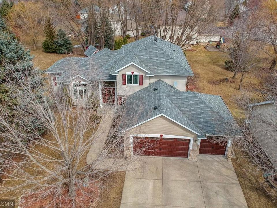 1st image of 751 Winterberry Dr