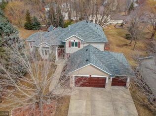 751 Winterberry Dr, Woodbury, MN 55125