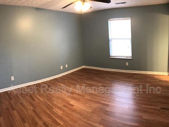 4th image of 5616 Jamaica Ln