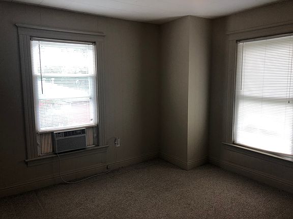 3rd image of 111 S Pacific St