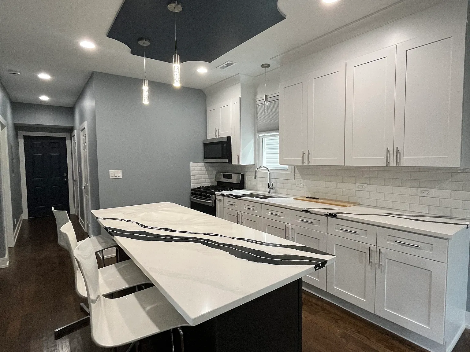2 bed, 1000 sqft, $1,850 — Photo 1