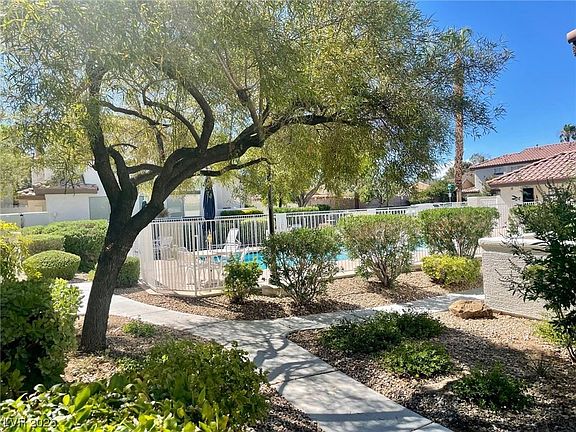 4th image of 1017 Allure Dr