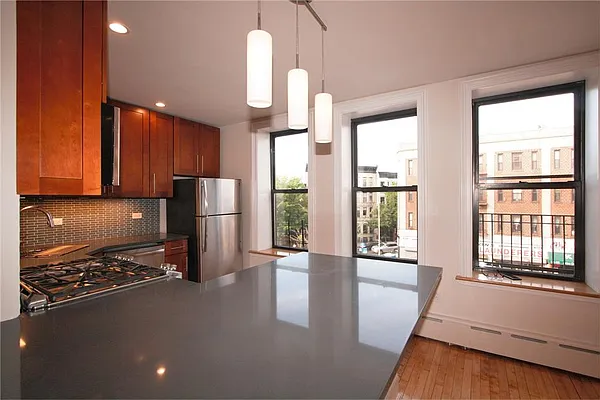 Rented by R New York | media 39