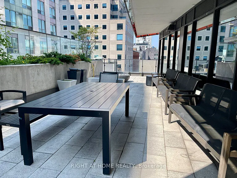 215 Queen St W #2407 — Photo 16