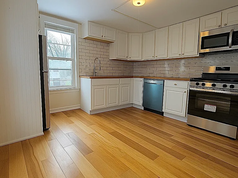 11 W Jefferson Rd #2 — Photo 3
