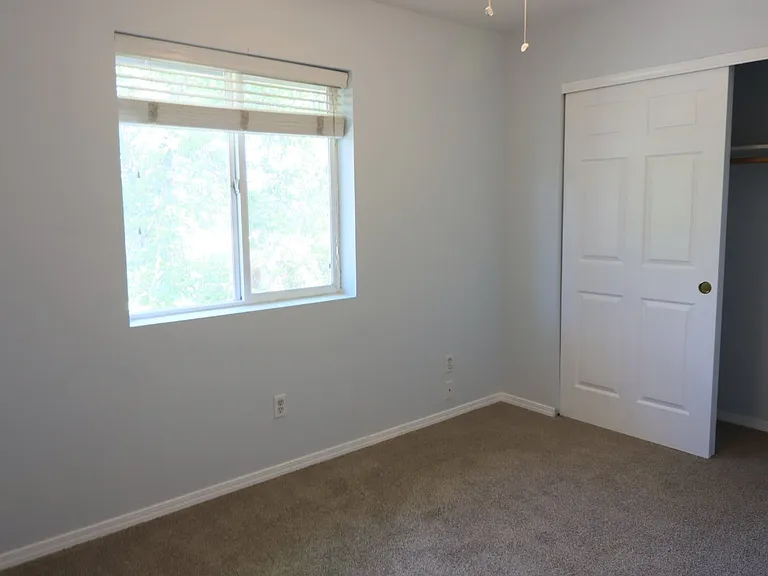 2010 NE Full Moon Dr — Photo 19