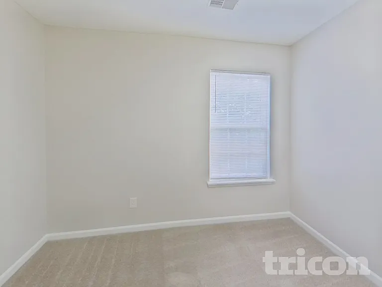 221 Meyer Ln — Photo 12