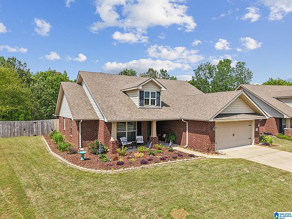 3rd image of 424 River Crest Dr N