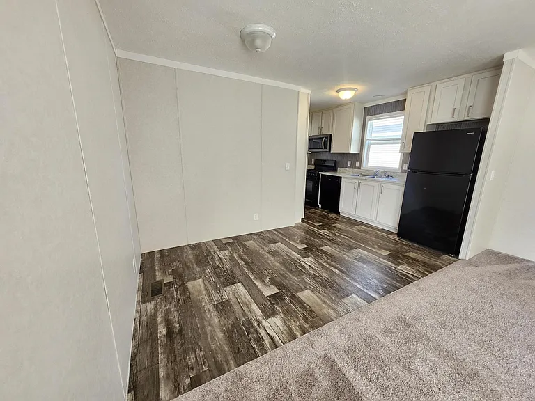 220 Maple Ave #220 — Photo 2