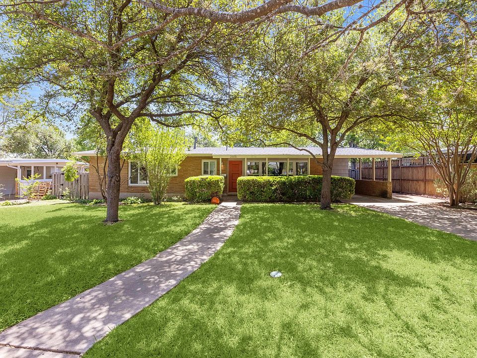 1st image of 2605 Twin Oaks Dr