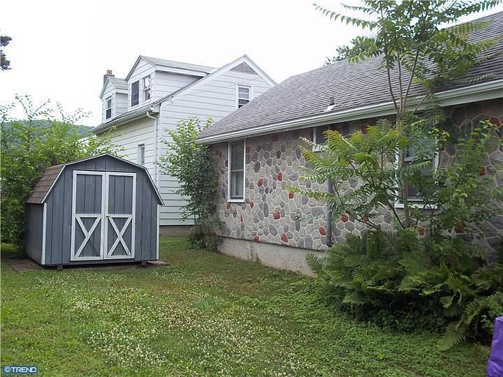 2nd image of 1303 Margaret St