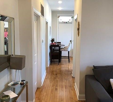 3rd image of 810 N Wood St #2