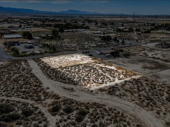 3520 Oakridge Ave, Pahrump, NV 89048