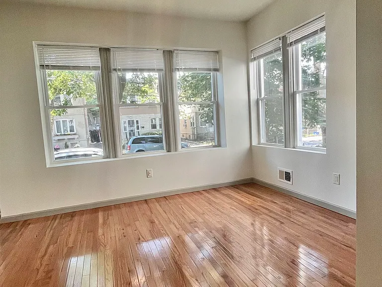 332 Virginia Ave — Photo 9