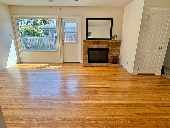 3rd image of 2212 Arleen Way