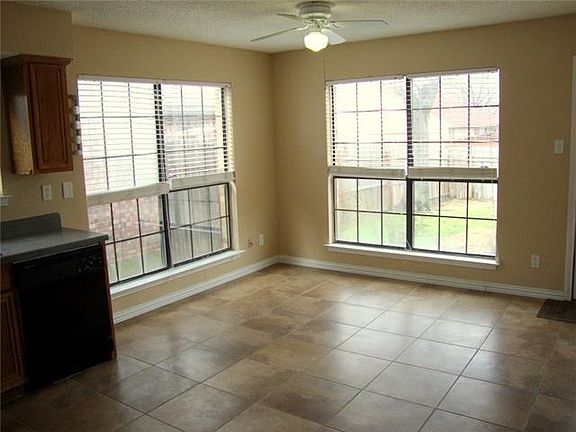 5th image of 4337 Saugus Dr