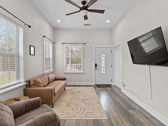 4th image of 610 S Railroad Ave