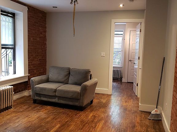 2nd image of 932 Myrtle Ave APT 20