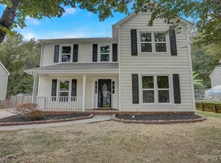 8226 Meadowdale Ln, Charlotte, NC 28227