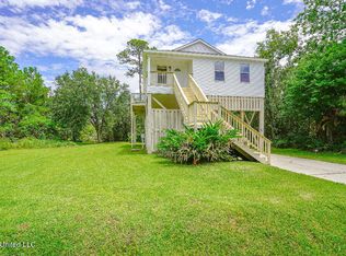 222 Walthall St, Pass Christian, MS 39571