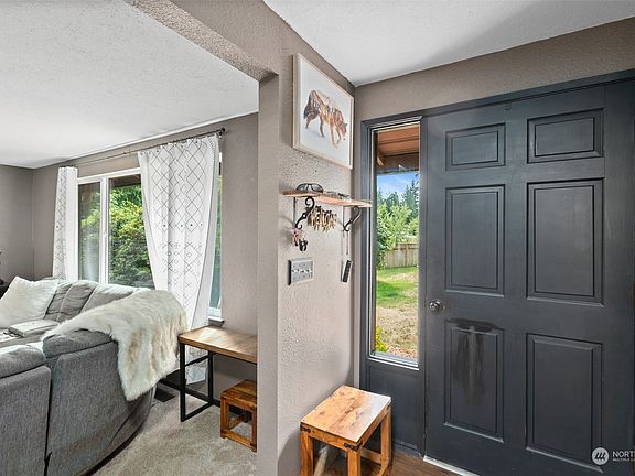 4th image of 10605 41st Avenue NE