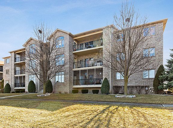 2nd image of 18550 Pine Lake Dr APT 2C