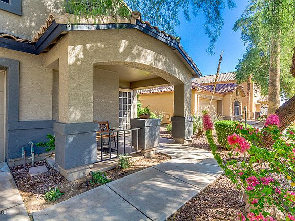 4th image of 1844 E Carla Vista Dr