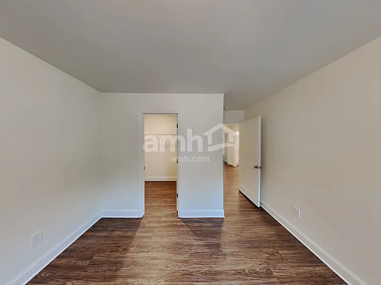 5070 Hudson Valley Dr — Photo 17