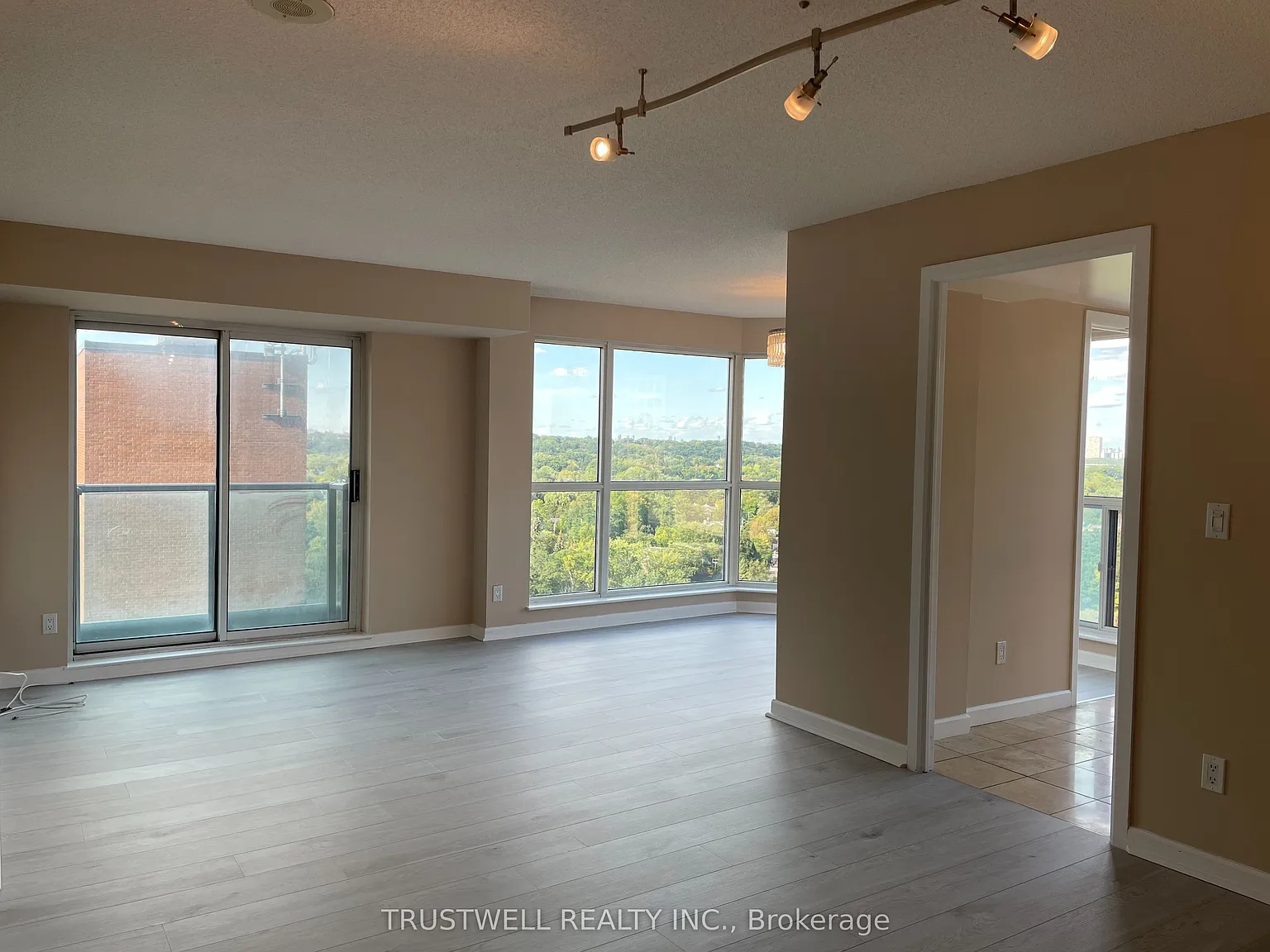 2 bed, $3,900 — Photo 2