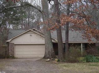 6824 Honeysuckle Ln, Little Rock, AR 72204