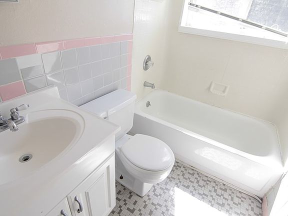 5th image of 3510 Russell Blvd APT 10