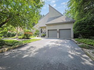 25 Rollingwood Dr, Voorhees, NJ 08043