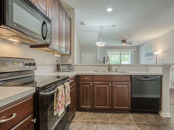 5th image of 6129 Bartram Village Dr