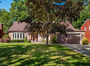 2694 Goldwood Dr, Rocky River, OH