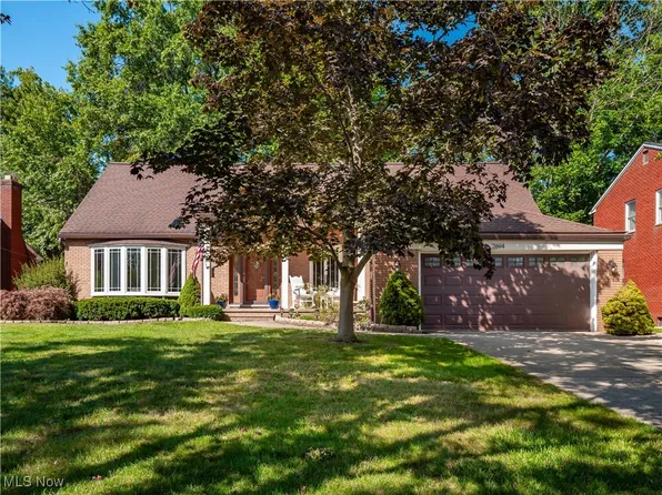 2694 Goldwood Dr, Rocky River, OH 44116