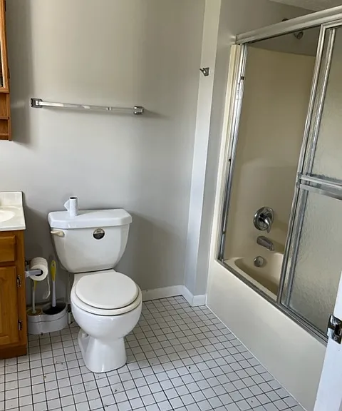 211 E North St #3C — Photo 10