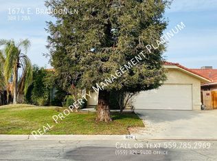 1674 E Brandon Ln, Fresno, CA 93720