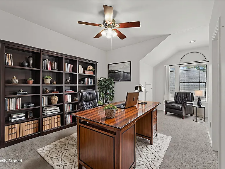 2402 Calumet St #D — Photo 14