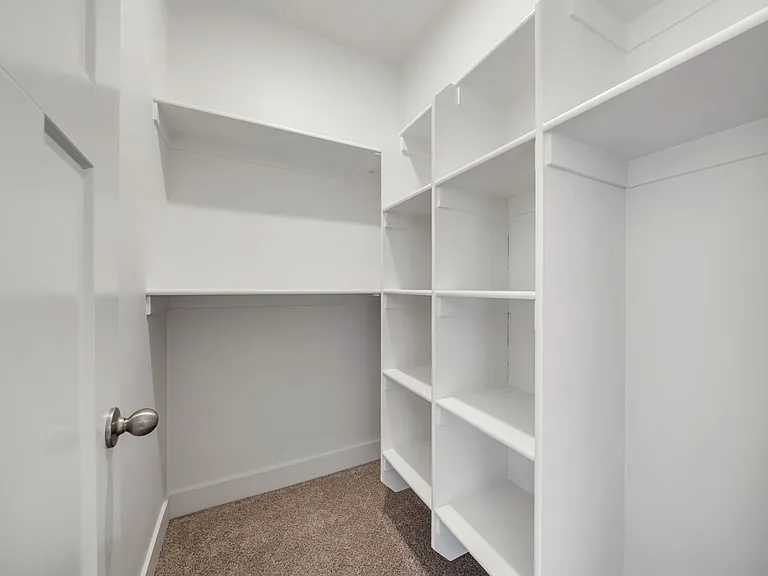 737 S Harrison Dr — Photo 5
