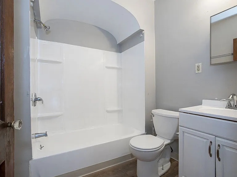 15401 Grovewood Ave — Photo 11