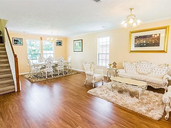 5th image of 9622 Weldridge Dr