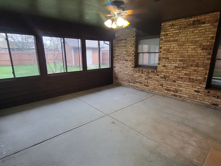 536 Flanders Ave — Photo 9