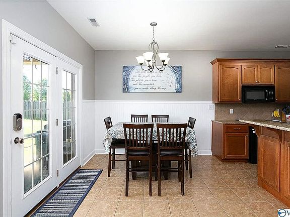 3rd image of 128 Tine Ln