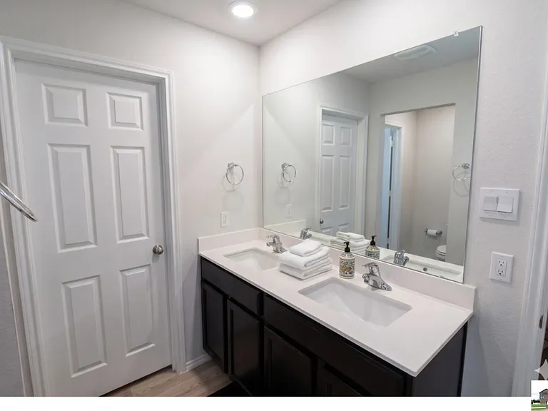2478 Bee Creek Dr — Photo 17